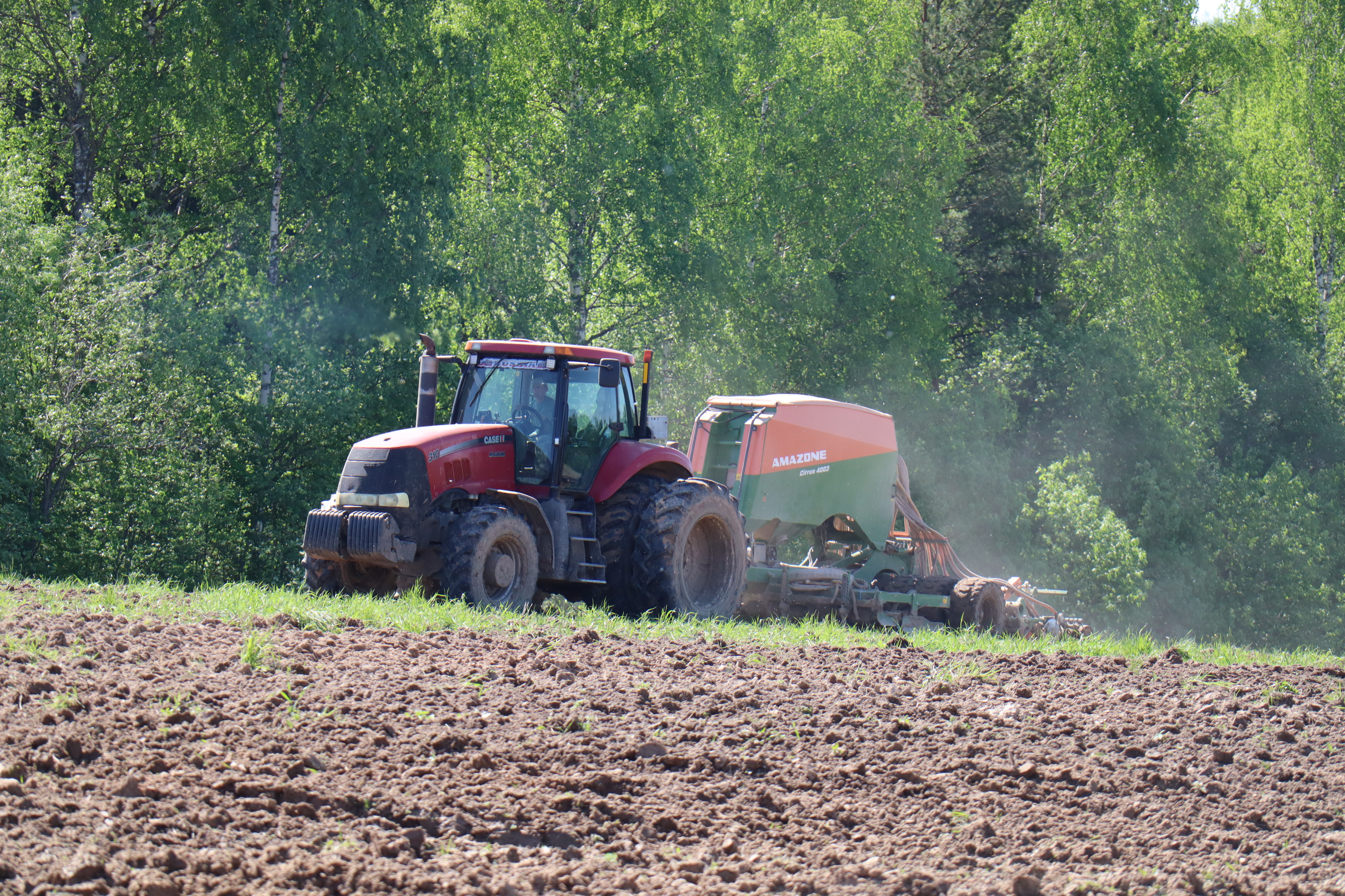 Сельхозпредприятия района ведут подготовку  к весенне-  полевым работам.