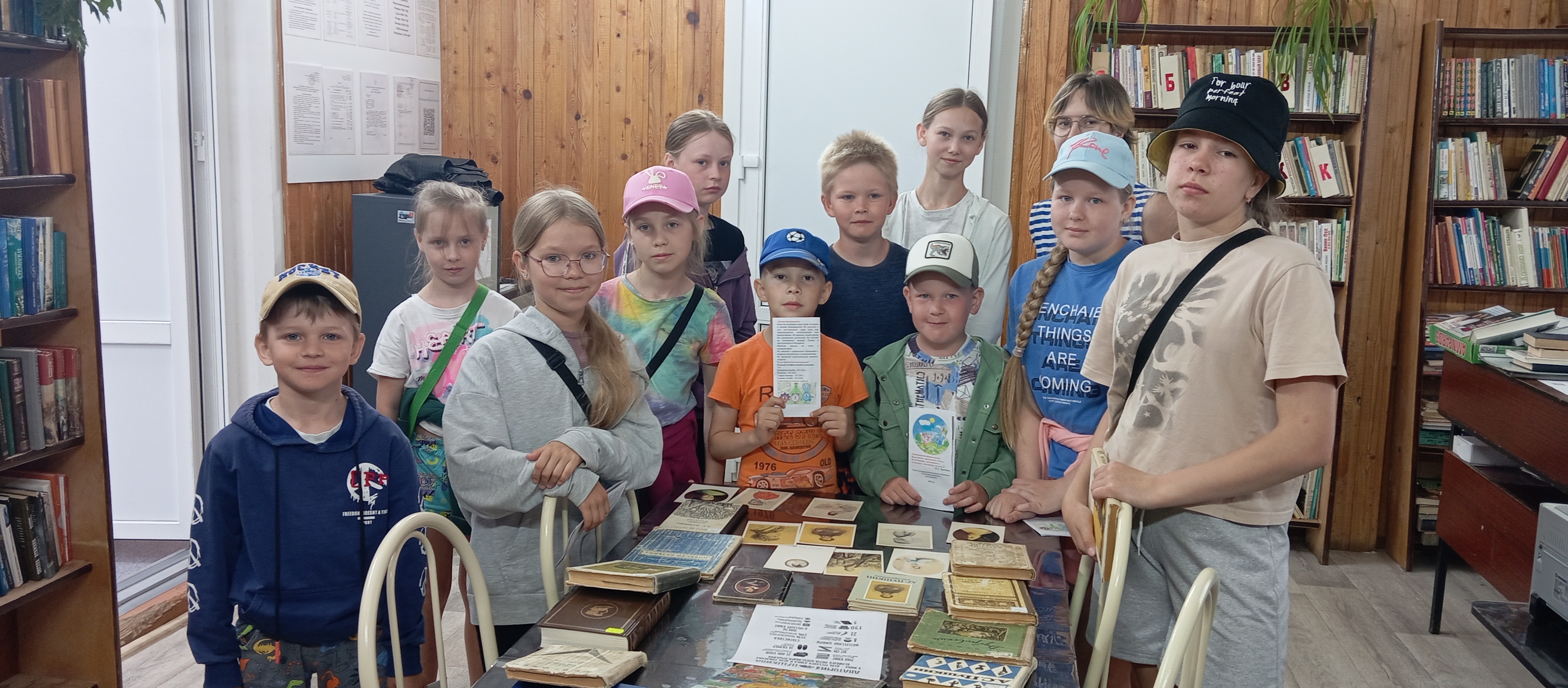 Сегодня у нас праздник «Пушкинский день России». Он посвящен творчеству А. С. Пушкина – великого русского поэта. С 2011 году президент России подписал Указ о ежегодном праздновании 6 июня Дня русского языка. День рождения Пушкина объявлен официальным госу.