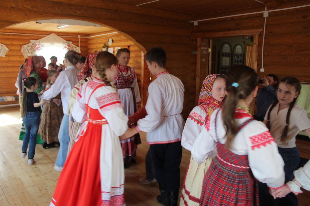 Пасхальное игрище в Нюксенице..