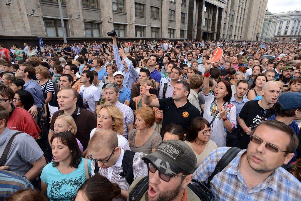 Безопасное поведение в местах массового скопления людей.