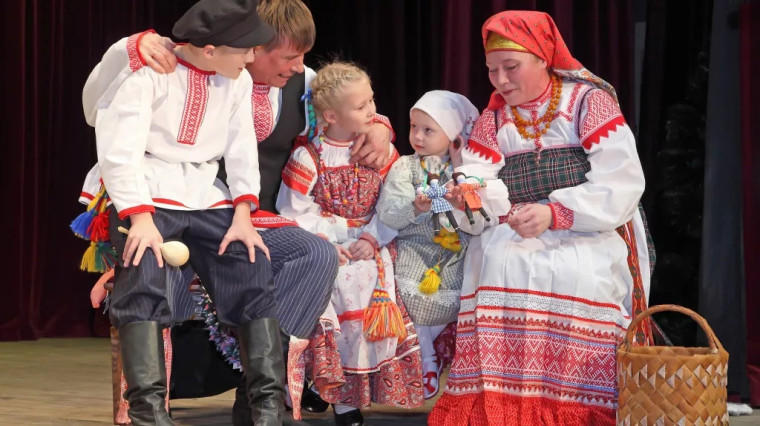 Нюксенская семья стала победителем всероссийского конкурса «Семья года».. Нюксенская семья стала победителем всероссийского конкурса «Семья года»..