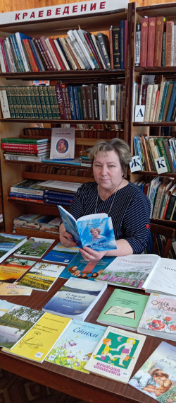 Встреча у книжной выставки. Замечательный женский праздник приходит к нам в начале весны.. Встреча у книжной выставки. Замечательный женский праздник приходит к нам в начале весны..