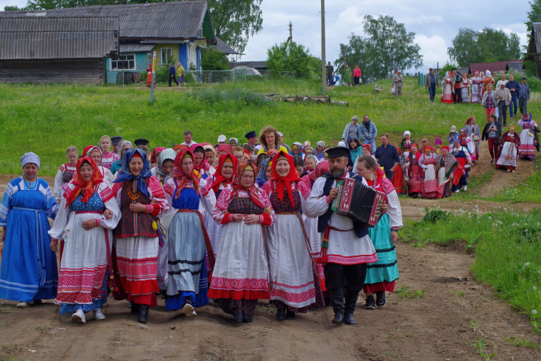 Программа межрегионального фестиваля традиционной народной культуры «ЖИВАЯ СТАРИНА» в рамках народного гуляния на ТРОИЦКОЕ ЗАГОВЕНЬЕ в деревне Пожарище. Программа межрегионального фестиваля традиционной народной культуры «ЖИВАЯ СТАРИНА» в рамках народного гуляния на ТРОИЦКОЕ ЗАГОВЕНЬЕ в деревне Пожарище.